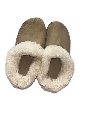 Cozy Taupe Faux-Suede Slip-On Slippers with Cream Fur Collar